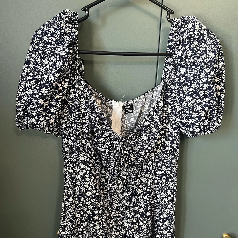Floral Puff Sleeve Dress - Picture 3 of 4